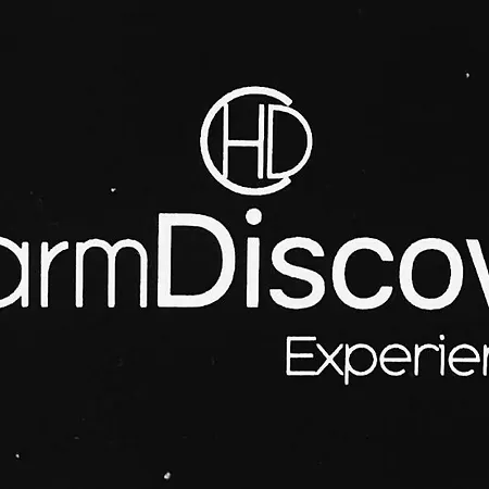 Charm Discovery 44 דירה